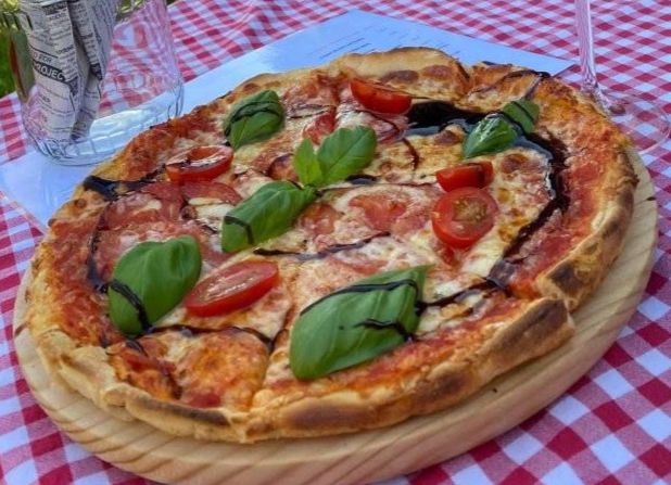 Frisch gebackene Pizza