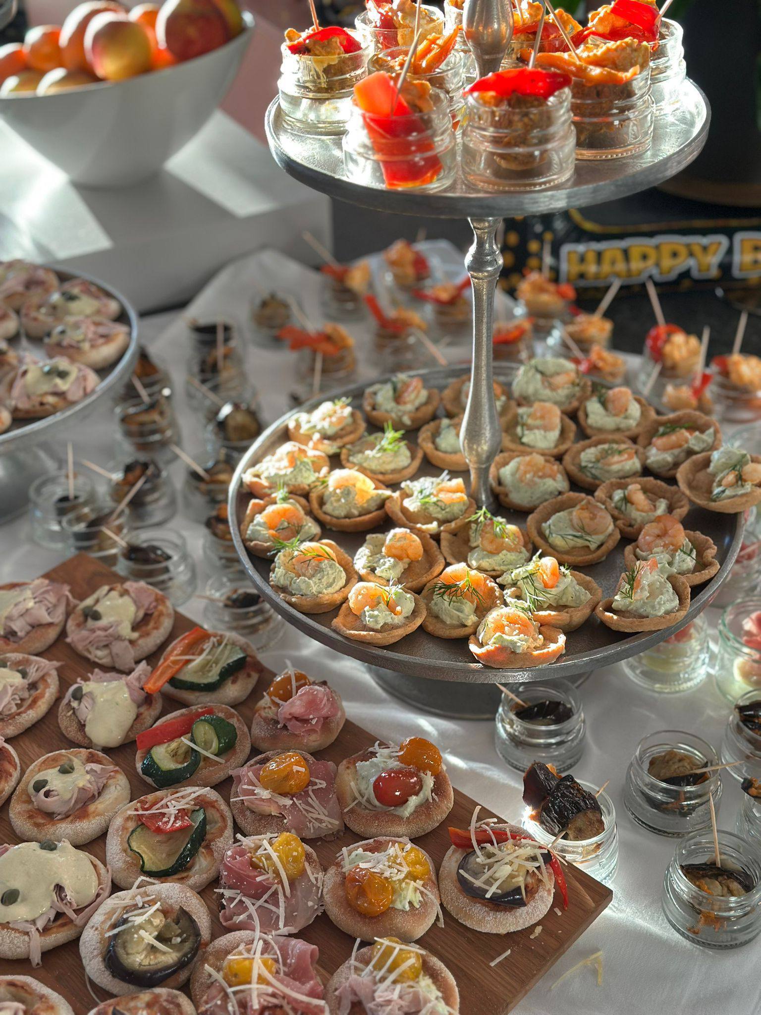 Großes Fingerfood-Buffet
